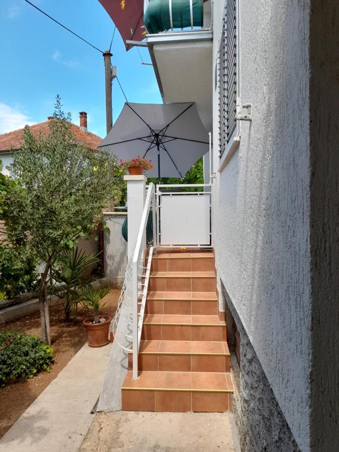 Apartment Gotovina Biograd Na Moru Bagian luar foto