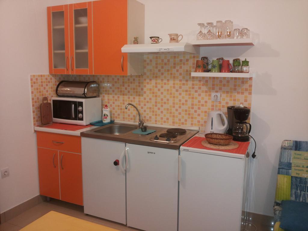 Apartment Gotovina Biograd Na Moru Ruang foto