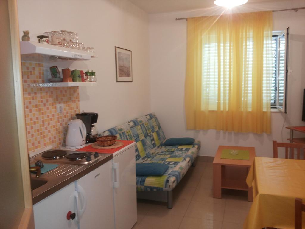 Apartment Gotovina Biograd Na Moru Ruang foto