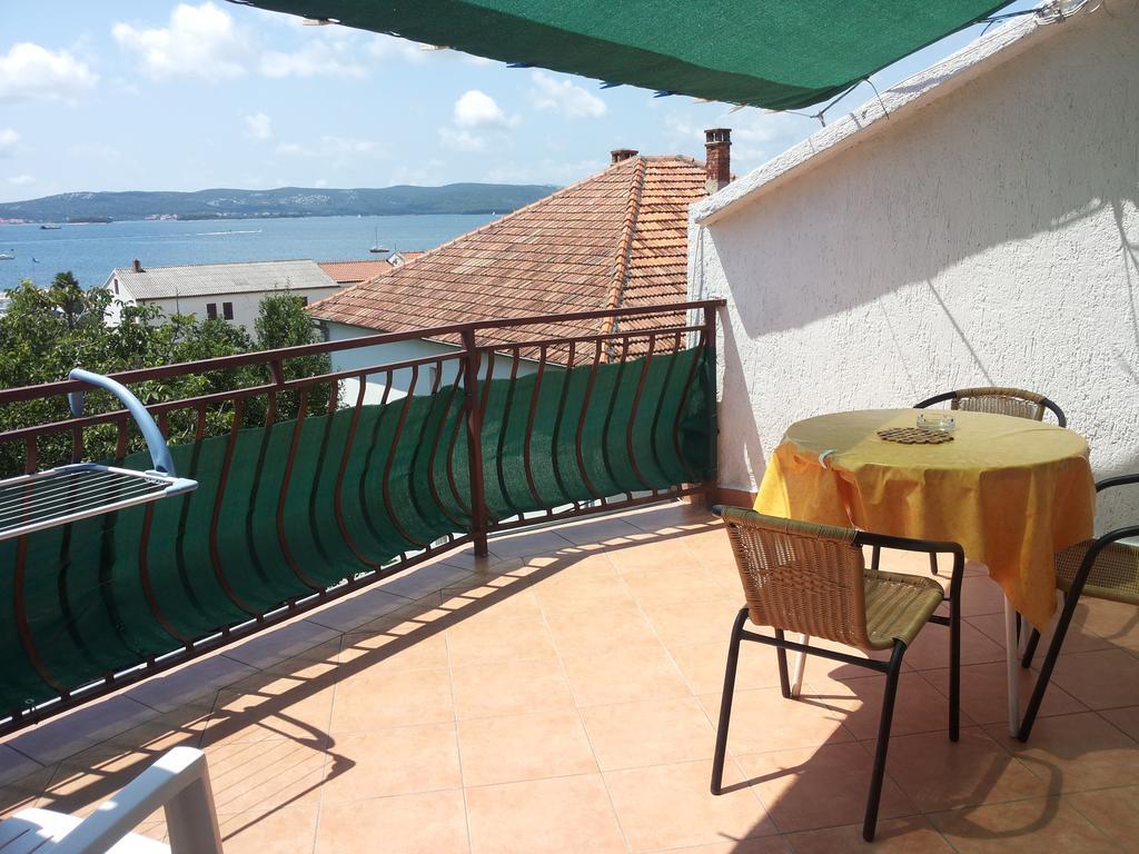 Apartment Gotovina Biograd Na Moru Ruang foto