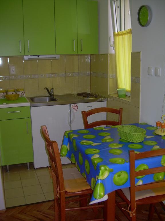 Apartment Gotovina Biograd Na Moru Ruang foto