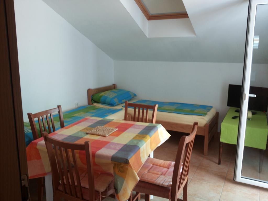 Apartment Gotovina Biograd Na Moru Ruang foto